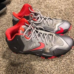 Lebron sneaker